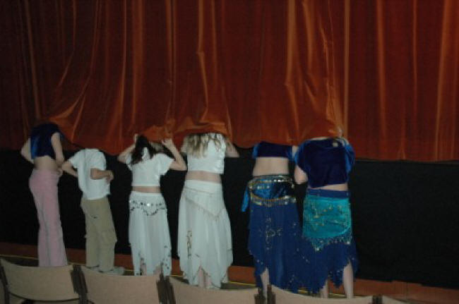 was tut sich hinter der B�hne