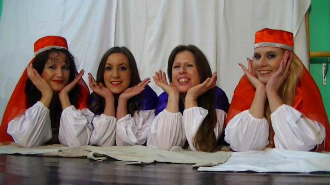 orientalischer Folkloretanz Dabke cheese